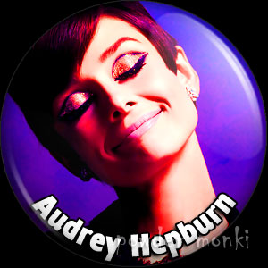 Audrey Hepburn - Retro Movie Star Badge/Magnet - Click Image to Close