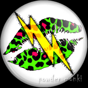 Green Leopard Lips Lightning - Retro 80's Badge/Magnet - Click Image to Close