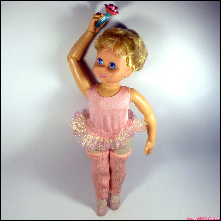 MY PRETTY BALLERINA Vintage Dancing 16" Doll (Tyco 1989)