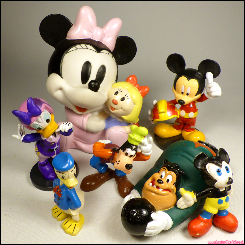 Disney MICKEY MOUSE Minnie DONALD DUCK Daisy ROADSTER RACER Figures DISNEYKINS